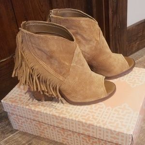 Gianni Bini size 8 Booties